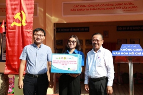 khong gian van hoa ho chi minh tai thu duc gop phan tuyen truyen ve gia tri van hoa