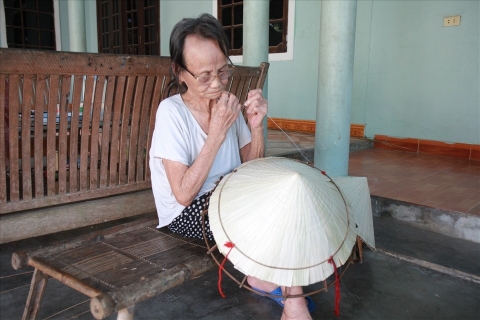 ha tinh cu ba 90 tuoi miet mai giu lua lang nghe non la phu viet