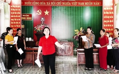 nguoi giu lua dan ca vi giam nghe tinh o duc tho