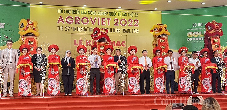 Các đại biểu cắt băng khai mạc Hội chợ Triển lãm Nông nghiệp Quốc tế lần thứ 22 - AgroViet 2022