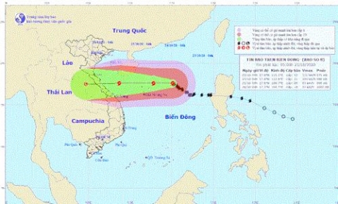 bao so 8 cuong do manh cach quan dao hoang sa 320km