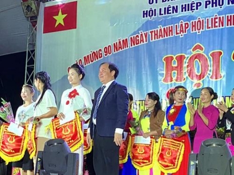 tien phong nang cao doi song van hoa tinh than cho nhan dan