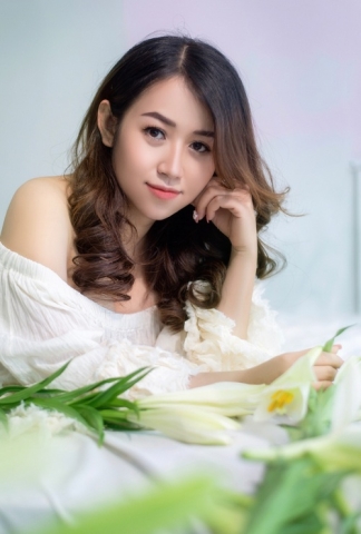 ve dep nguoi con gai trong tinh yeu va tho luong tuyet nhung