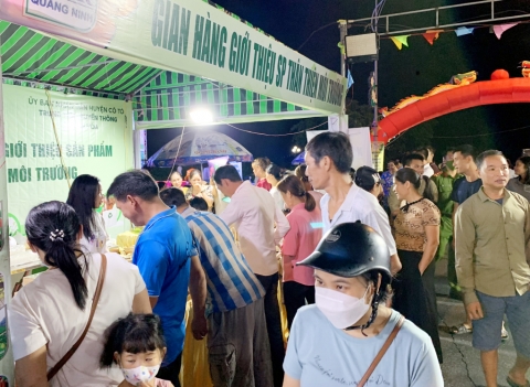 quang ninh phien cho dua hang viet ve huyen dao co to