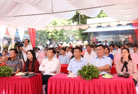 dai tu thai nguyen khai truong diem trung bay va ban san pham nong nghiep chu luc ocop