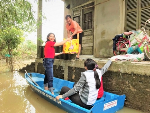 central retail tai viet nam tang 400 phan qua ho tro khan cap nguoi dan chiu thiet hai do bao lu o da nang va thua thien hue