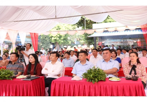 huyen dai tu thai nguyen khai truong diem ban san pham nong nghiep chu luc ocop