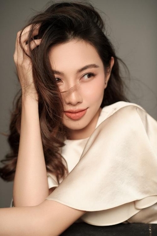 nguoi dep nhan ai nguyen thuc thuy tien tai xuat day an tuong