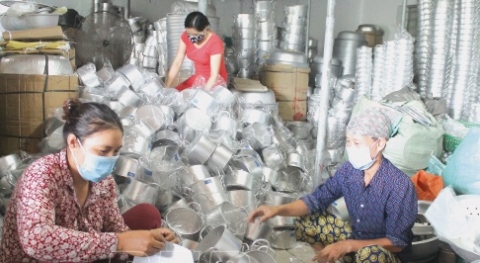 thai binh duy tri hoat dong cua lang nghe vuot qua dai dich