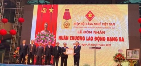 truong ton van hoa lang nghe