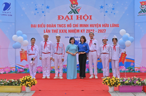 co giao voi uoc mo ngoi nha thu hai than thien yeu thuong