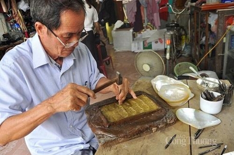 nghe nhan dang xuan tu hon nua the ky gan bo voi nghe cham bac