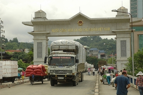thuong mai bien gioi nang cao doi song dan cu vung bien gioi chuyen doi co cau kinh te dia phuong