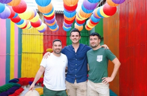 lang huong quang phu cau hap dan khach du lich dip cuoi nam