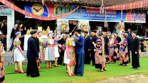 chao xuan 2023 tai lang van hoa du lich cac dan toc viet nam