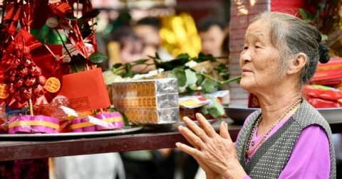 Mâm cúng và văn khấn Rằm tháng Giêng 2025