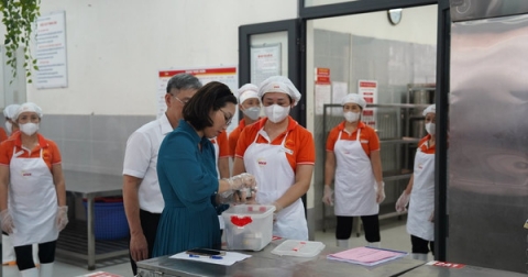 quan tay ho xu phat 58 trieu dong cac co so vi pham an toan thuc pham