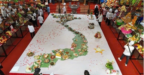 dang 180 mam le hinh ban do viet nam dang len vua hung