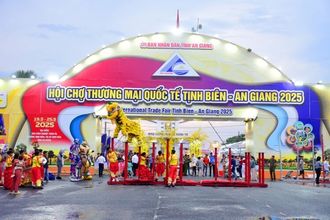 khai mac hoi cho thuong mai quoc te tinh bien an giang nam 2025