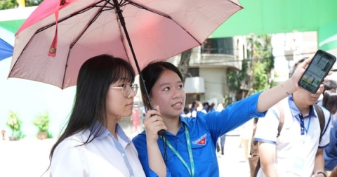 Hơn 8.000 tình nguyện viên Thủ đô tiếp sức kỳ thi tốt nghiệp THPT
