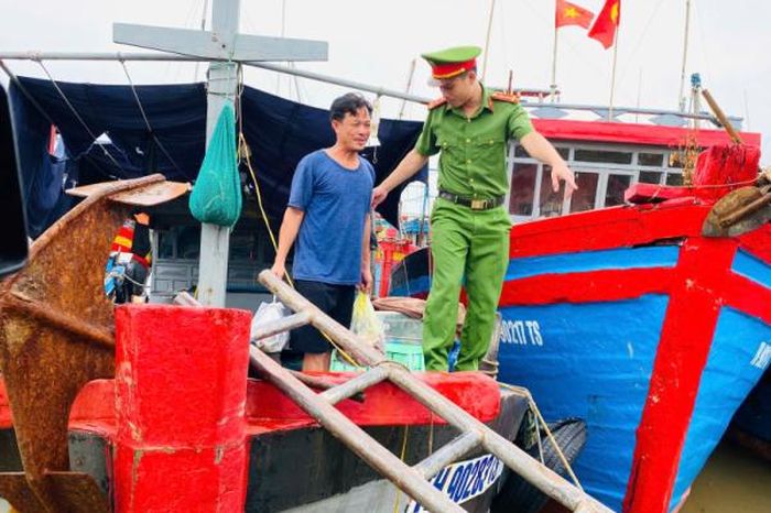 Ứng phó bão số 3: Bảo vệ tính mạng người dân là ưu tiên hàng đầu Ứng phó bão số 3: Bảo vệ tính mạng người dân là ưu tiên hàng đầu