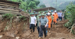 Thủ tướng: Chậm nhất tháng 9 phải bố trí đất, xây dựng lại nhà ở cho các hộ bị mất nhà do thiên tai