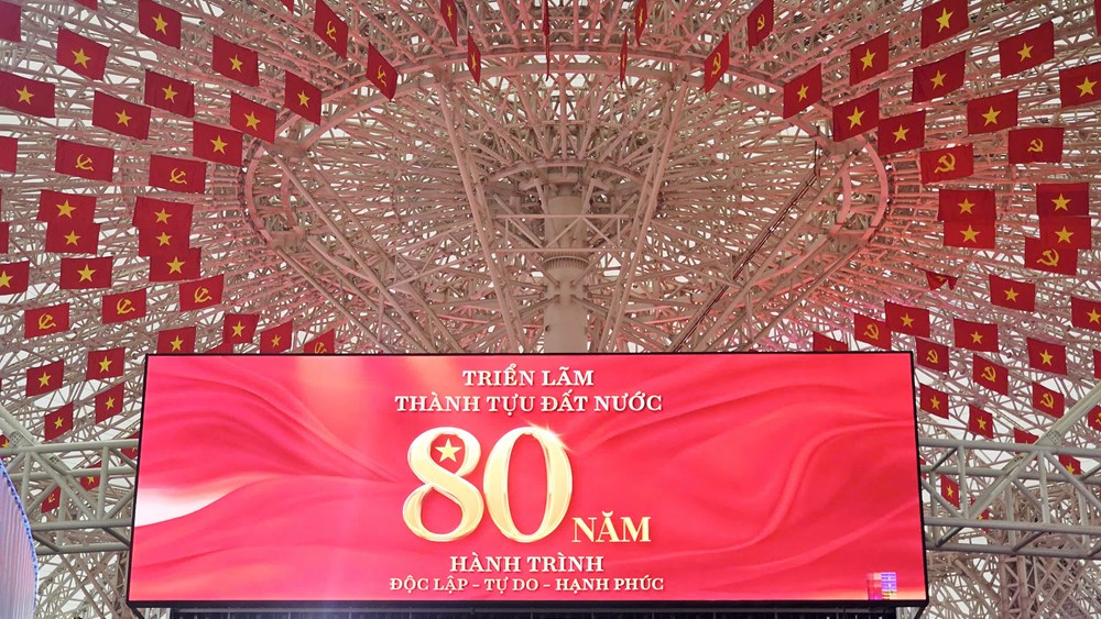 Chạy đua thời gian hoàn tất gian trưng bày Triển lãm Thành tựu đất nước 80 năm