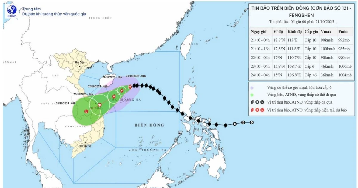 Bão số 12 đang cách đặc khu Hoàng Sa khoảng 200km, dự kiến gây mưa lớn tới 900mm tại miền trung