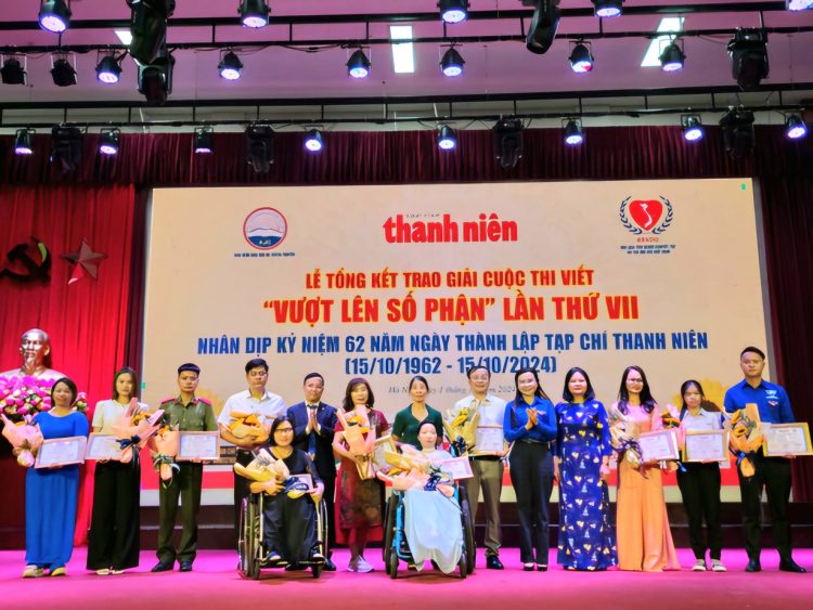 Lễ tổng kết, trao giải cuộc thi viết ‘Vượt lên số phận’ lần VII