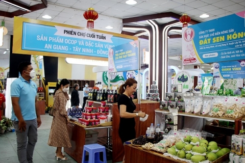 an giang phien cho cuoi tuan san pham dac trung va ocop dien ra tu ngay 284 15