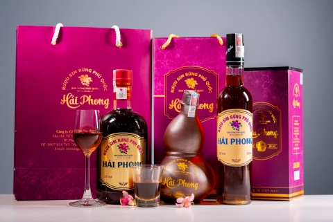 den phu quoc thuong thuc ruou sim rung hai phong