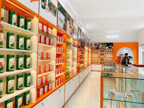 bac kan red turmeric support highland workers to sustainably escape pov erty