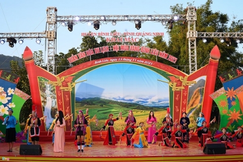 quang ninh khai mac tuan van hoa du lich hoi mua vang binh lieu nam 2021